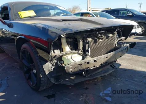 2018 Dodge Challenger Sxt z USA, uszkodzony, nr VIN 2C3CDZAG3JH245670